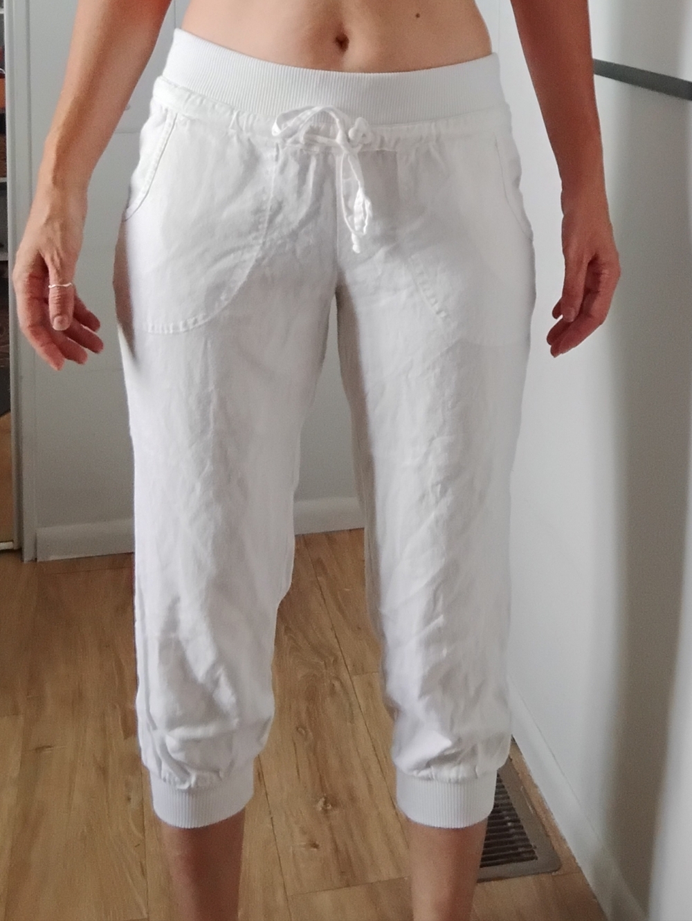 Love Tree White Cropped Drawstring Jogger Pants